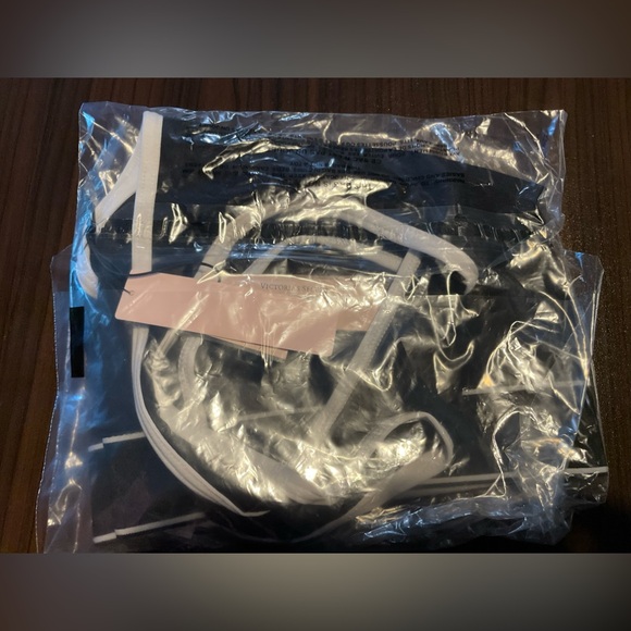 🆕 VICTORIA'S SECRET VS PLAYER SPORTS BRA Black XL 16-18 38D 40B 40C - Picture 9 of 14